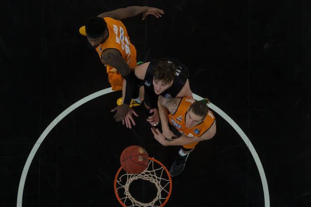 的进攻发起 的进攻发起