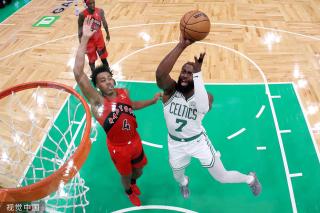 的注视下 的注视下